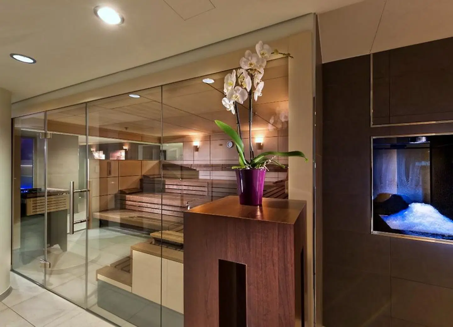 Estrel LOUNGE_LOBBY