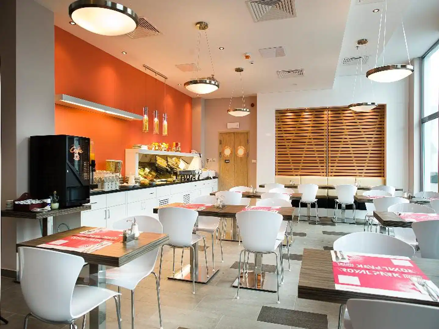 Royal Park Boutique Hotel Bar