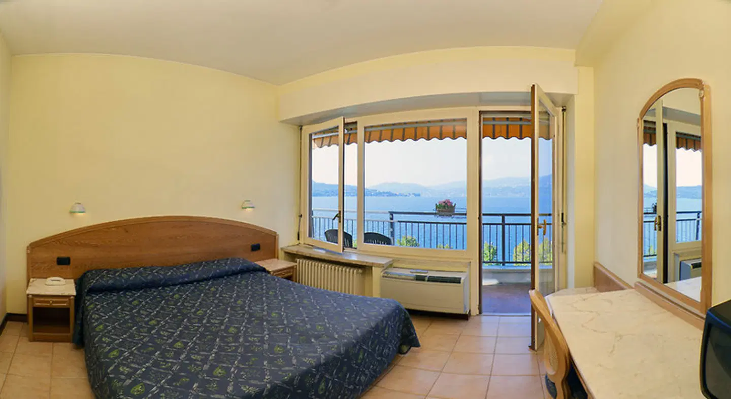 Europa ROOM_EXAMPLE