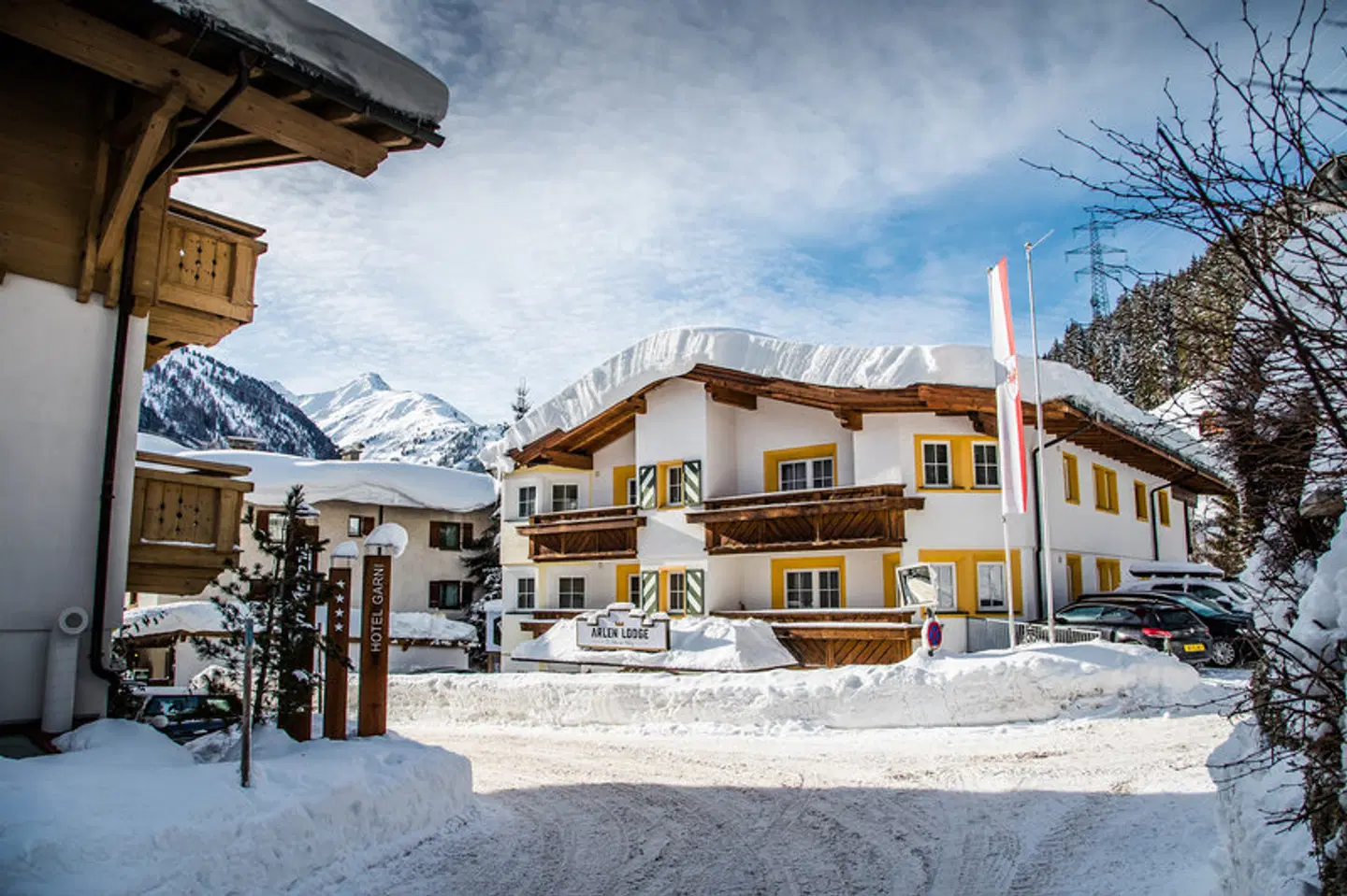 Arlen Lodge Hotel EXTERIOR