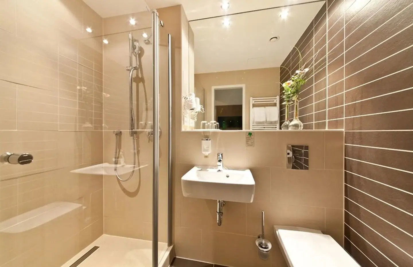 Garner Hotel Berlin - Charlottenburg Badezimmer