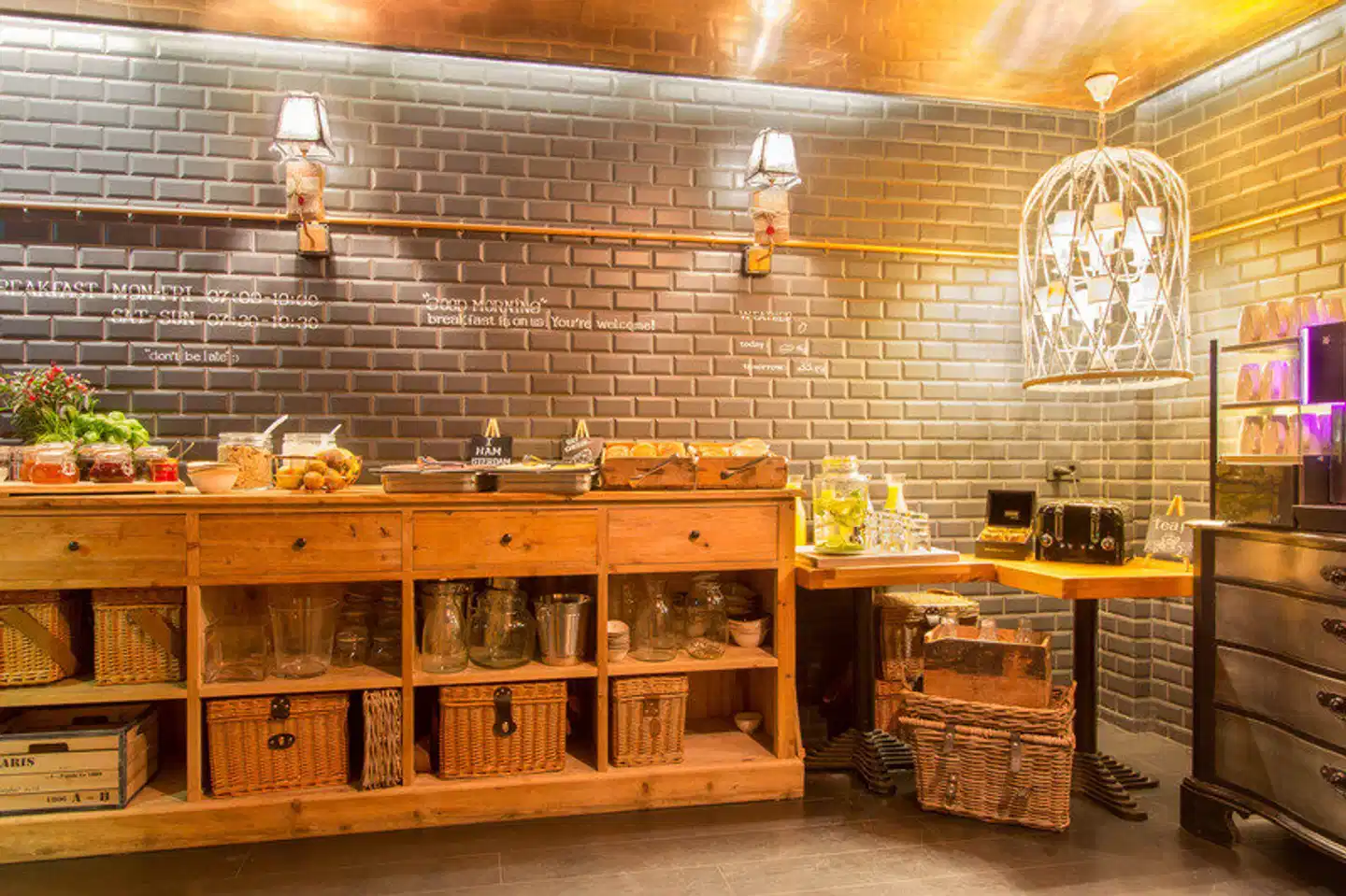 Max Brown Hotel Canal District Lobby