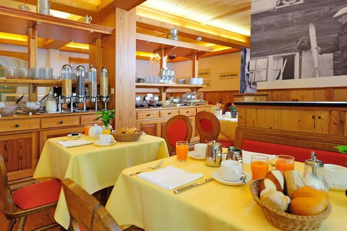 Simi Restaurant
