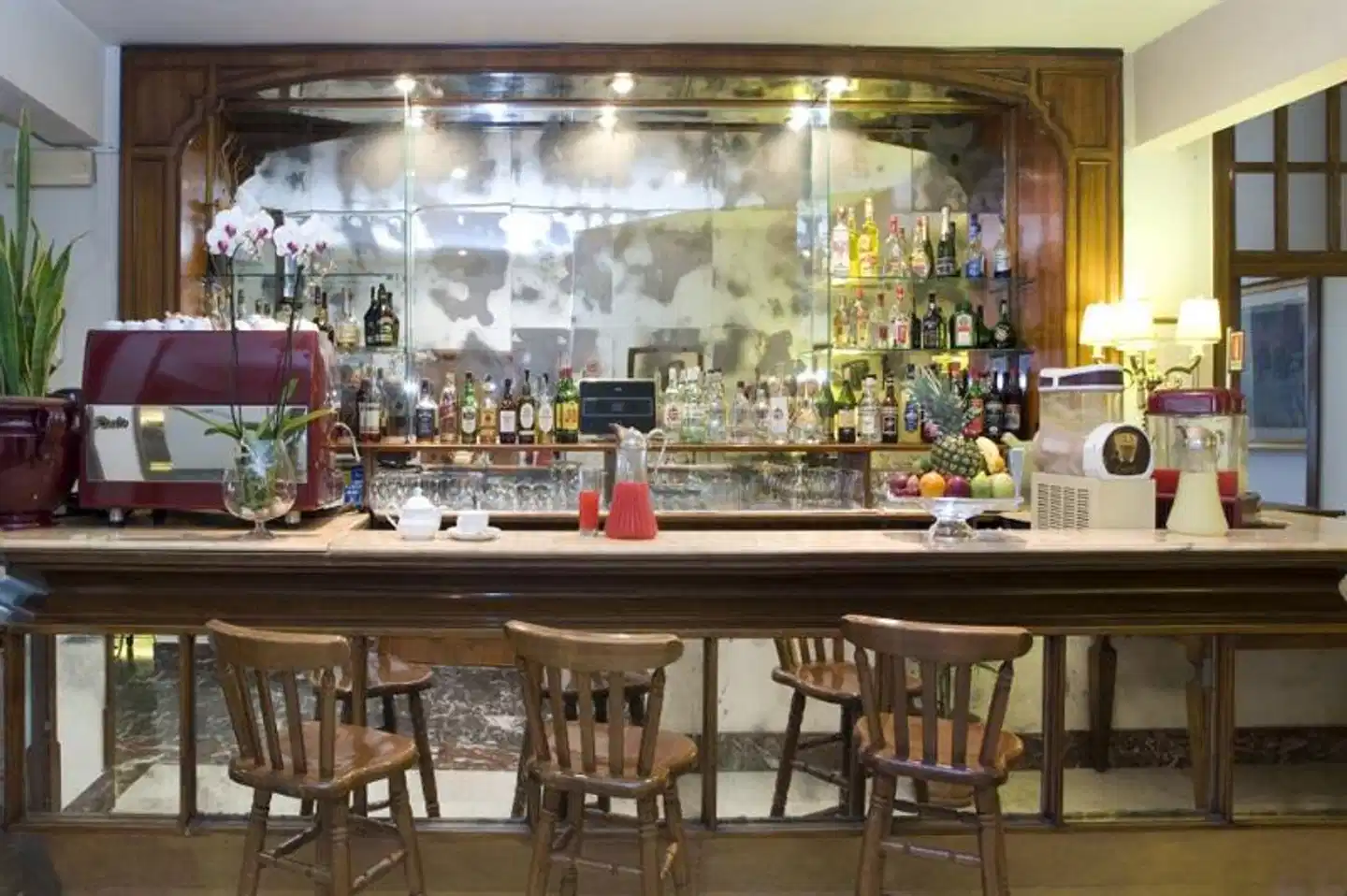 Pinewood Hotel Rome Bar