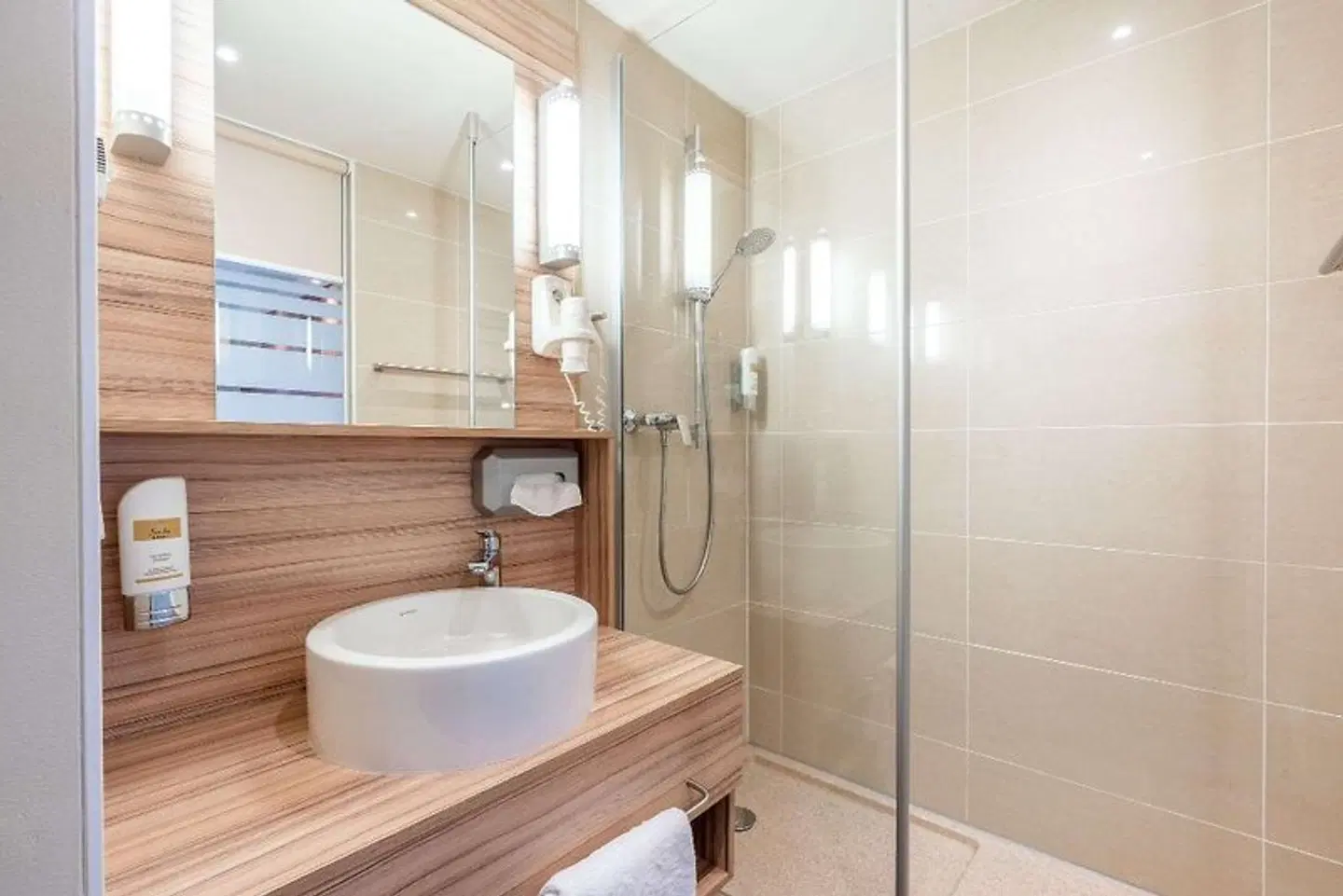 Star Inn Premium Domagkstrasse Badezimmer
