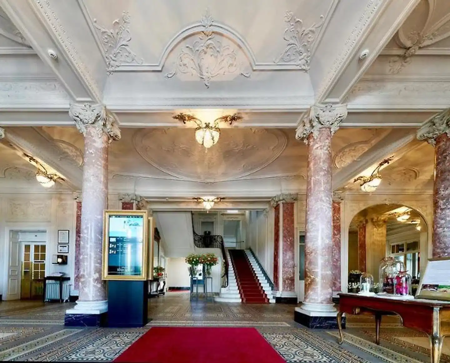 Schweizerhof Luzern Lobby