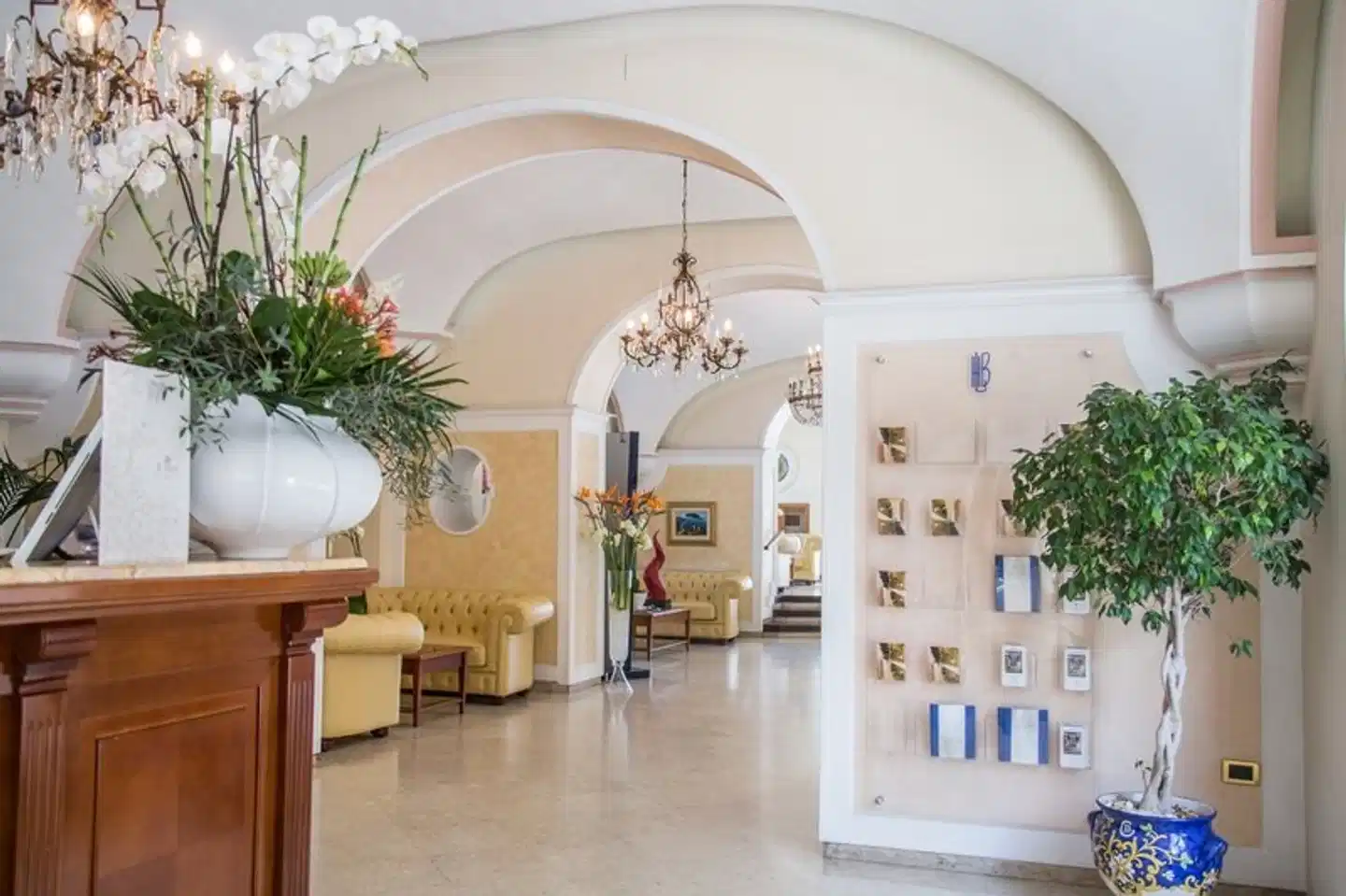 Lloyd's Baia Hotel Lobby