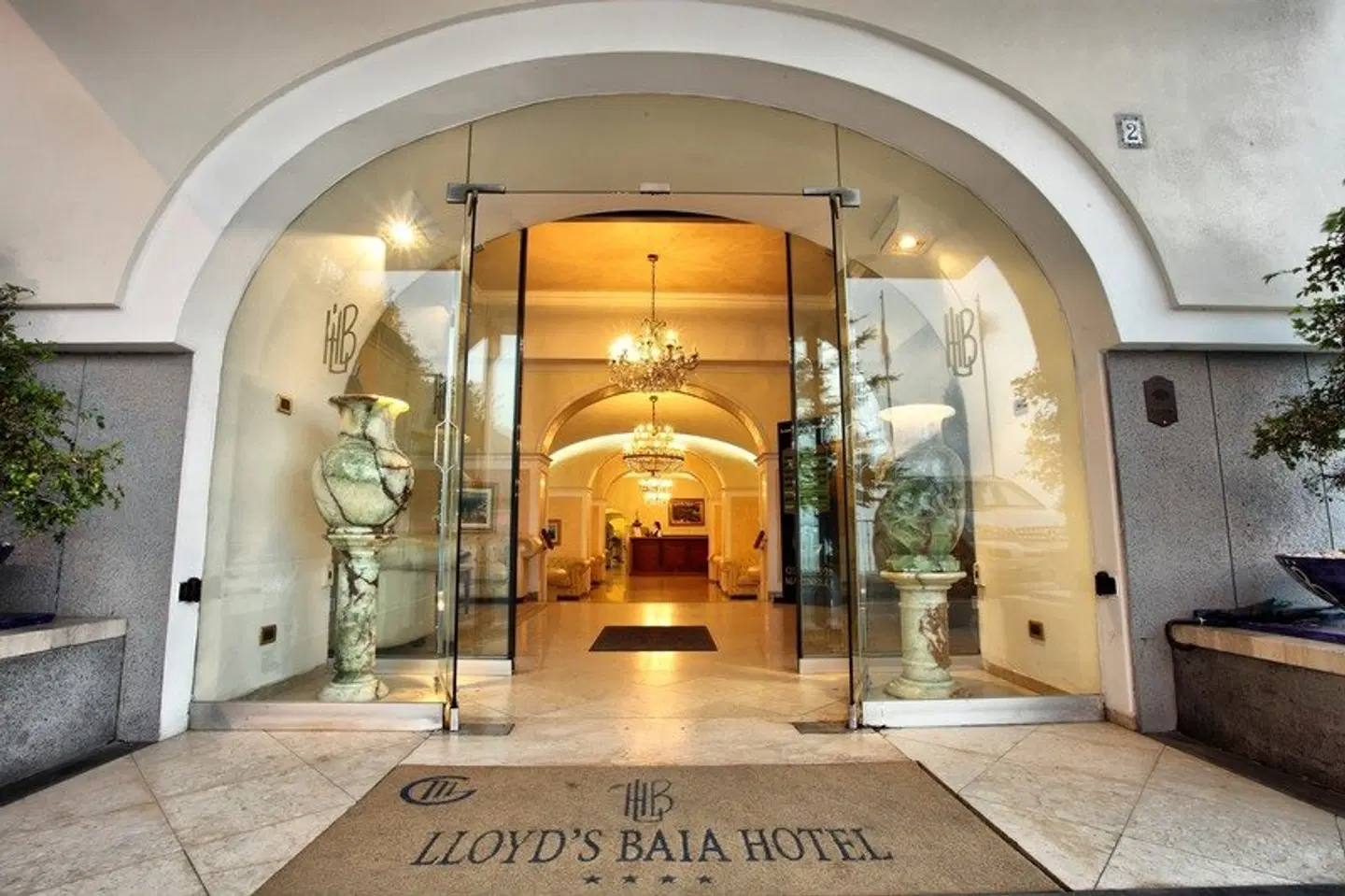 Lloyd's Baia Hotel Lobby