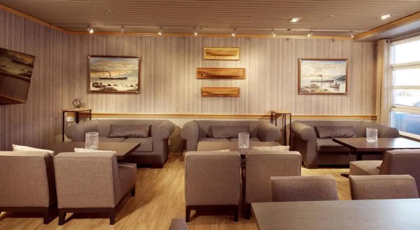 Home Hotel With LOUNGE_LOBBY