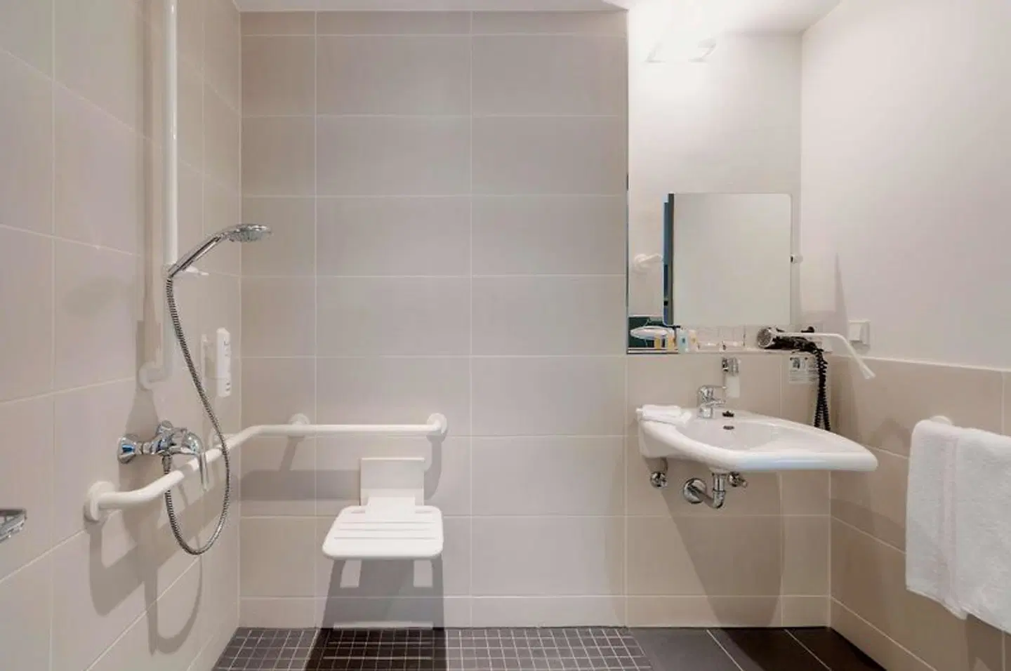 INNSiDE Berlin Mitte Badezimmer