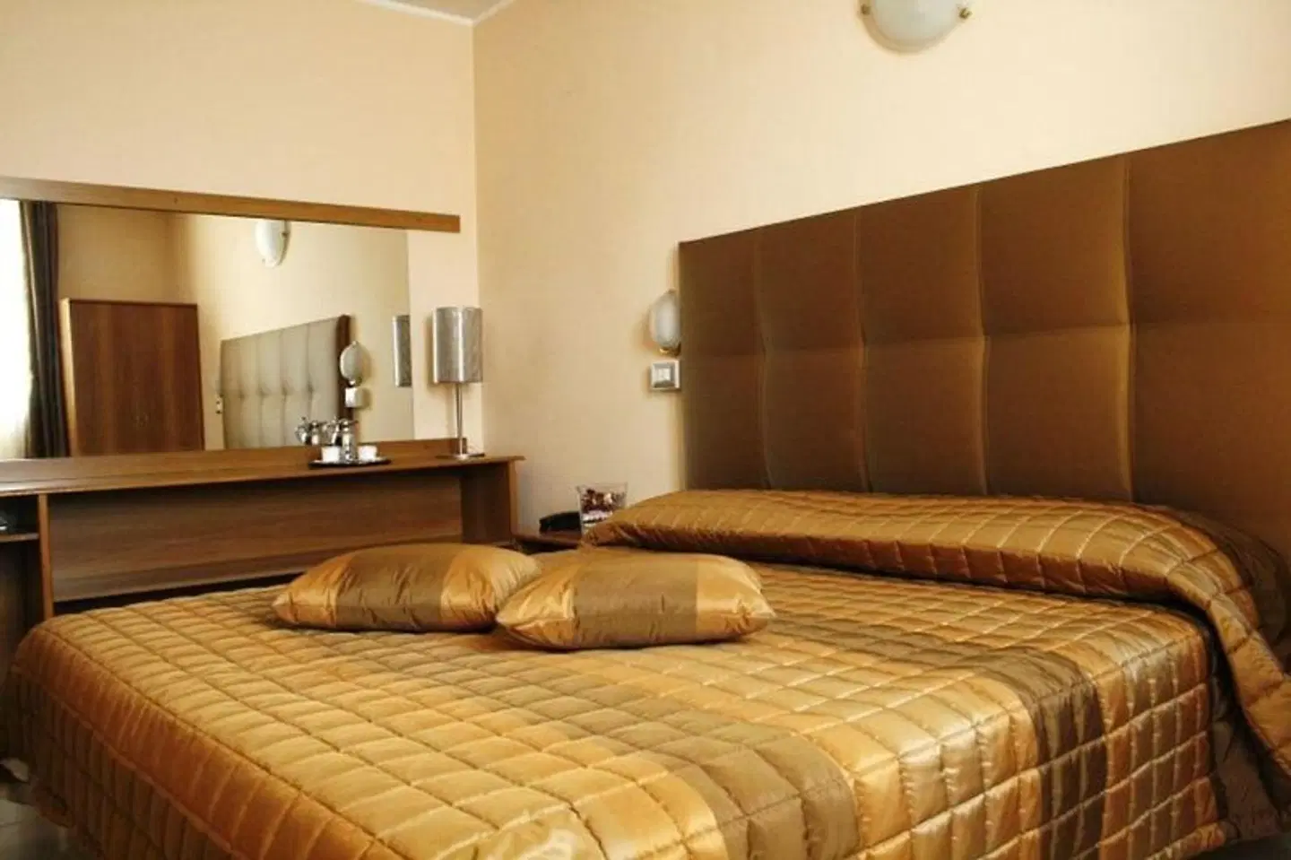 Europa ROOM_EXAMPLE
