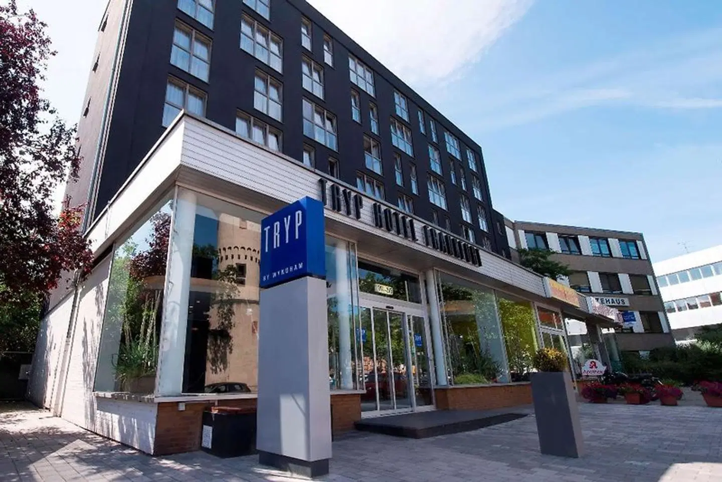 TRYP by Wyndham Frankfurt EXTERIOR