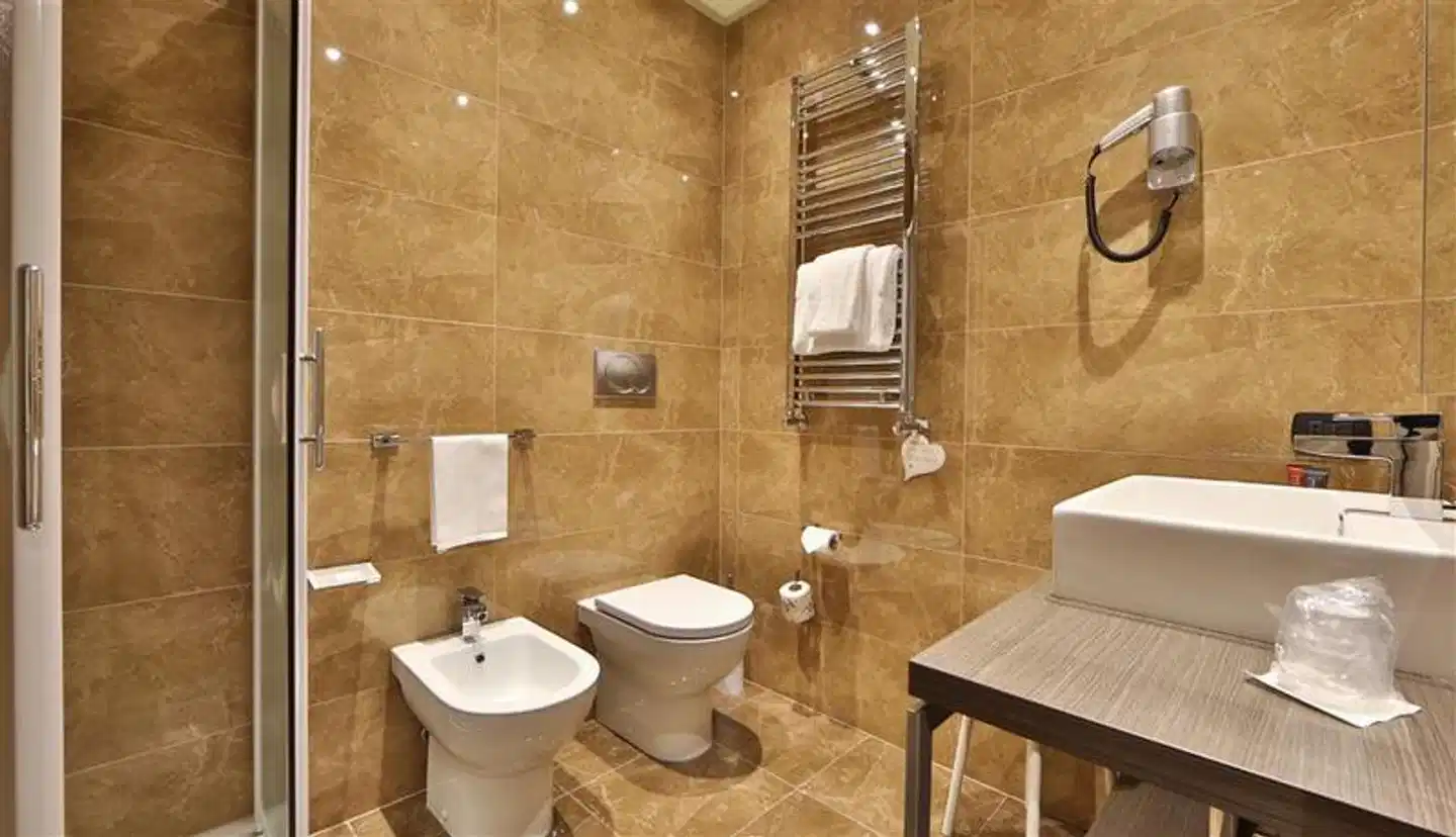 Hotel Mozart Badezimmer