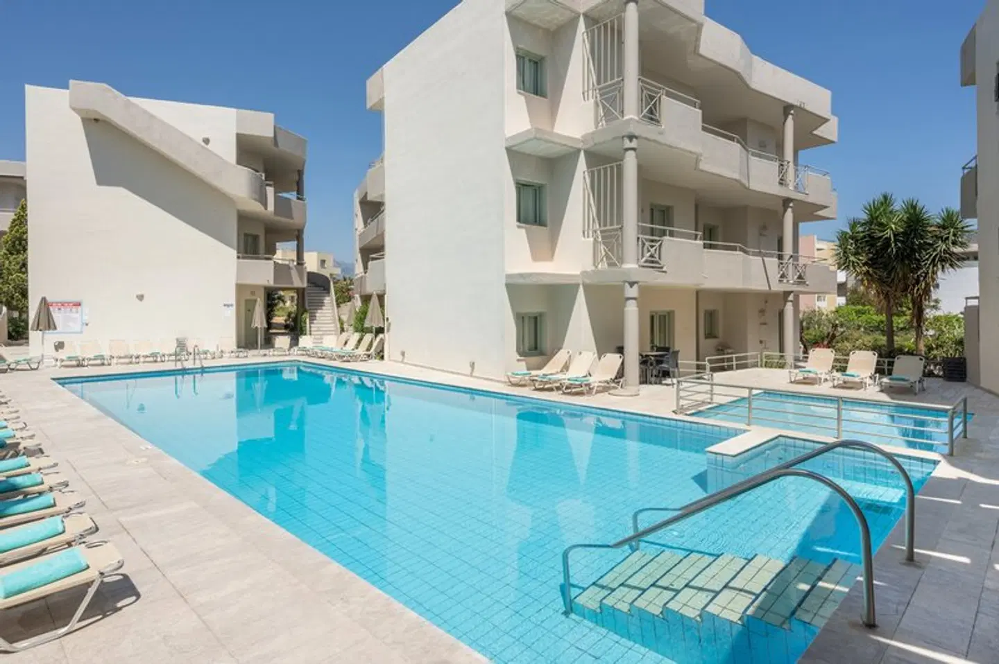 Summer Beach Hotel OUTDOOR_POOL