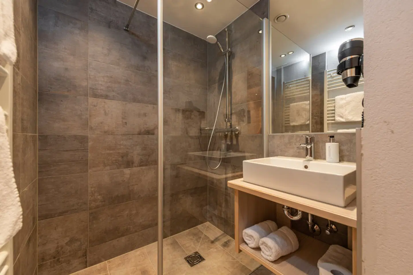 Ferienalm Aparthotel Badezimmer
