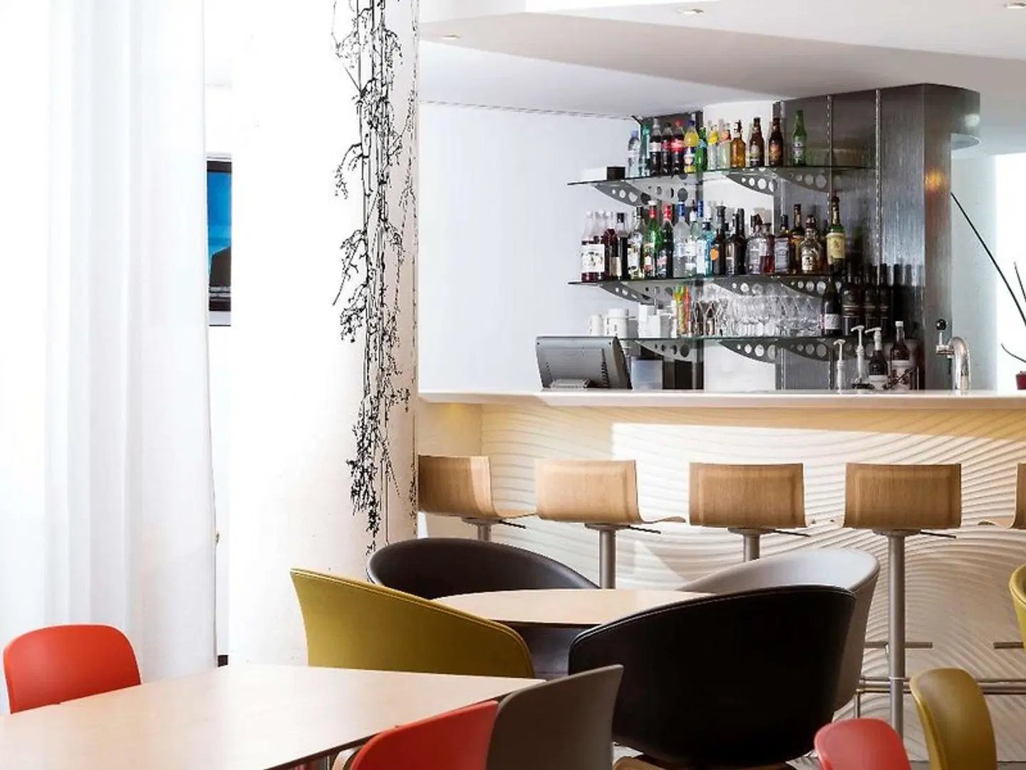 Suite Novotel Marseille Centre Euromed Bar