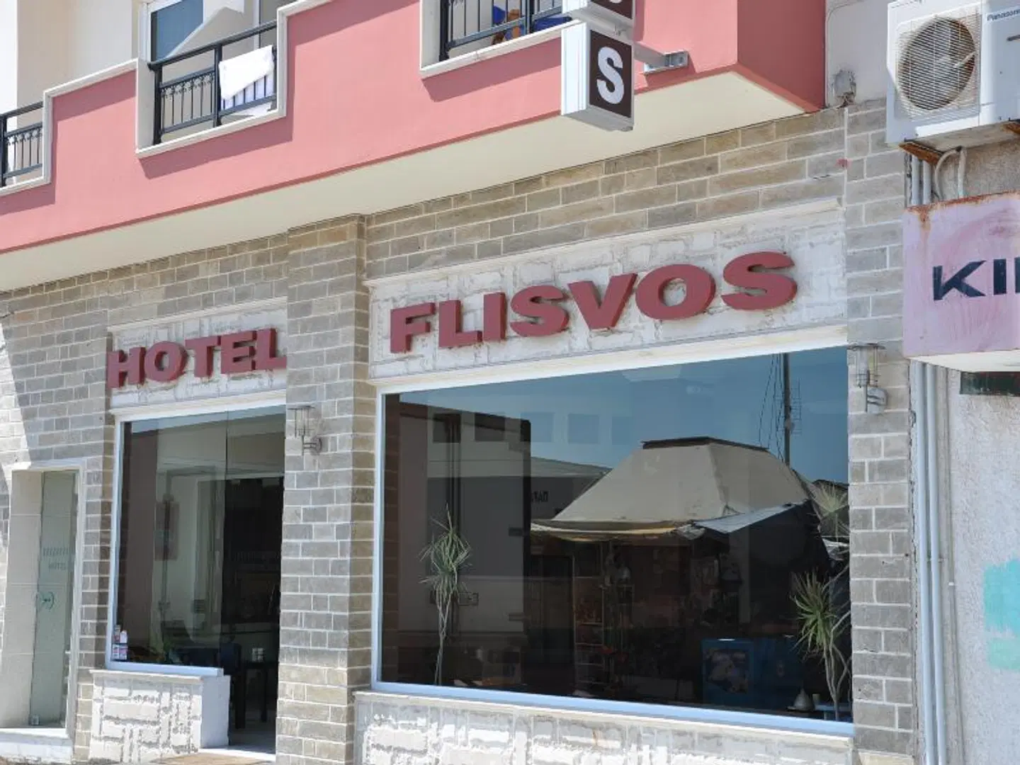 Flisvos Hotel EXTERIOR