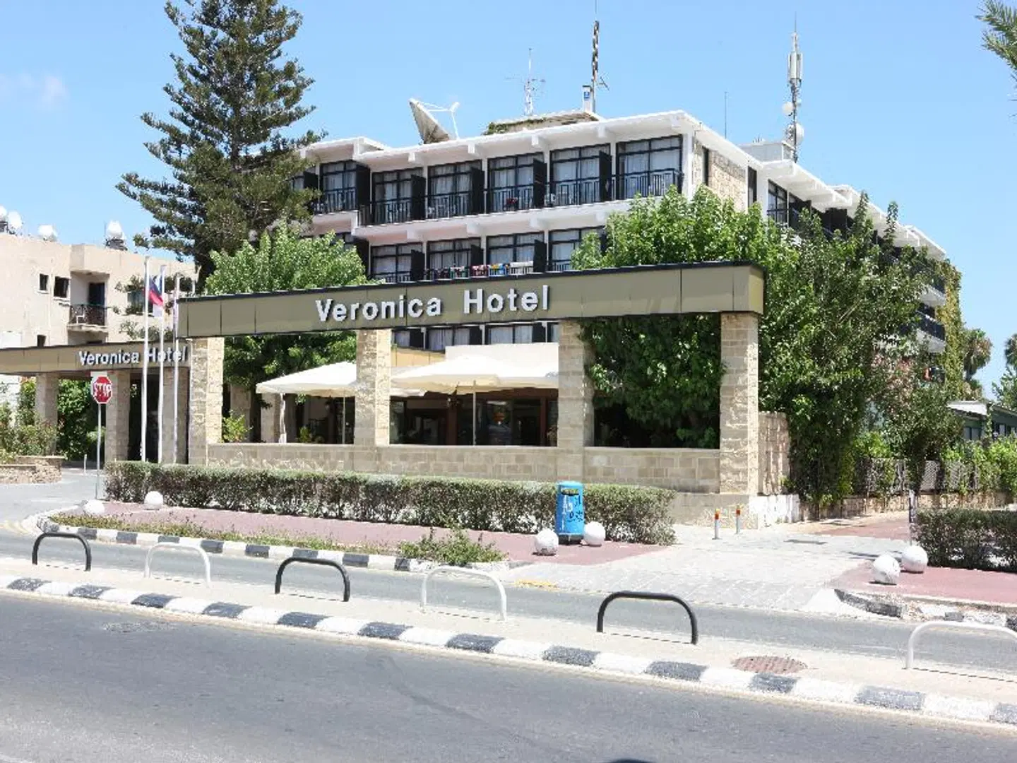 Veronica Hotel EXTERIOR