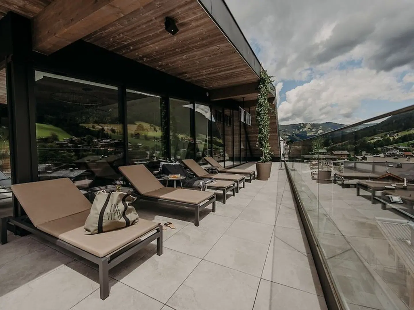 THE VIEW Saalbach Terrasse