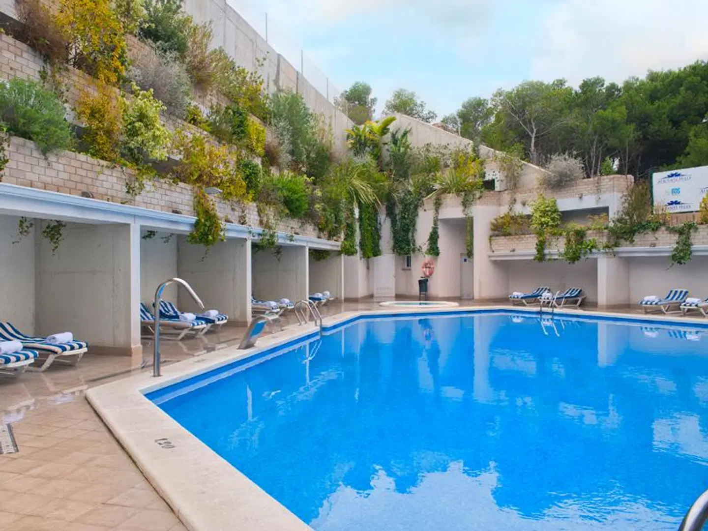 Alicante Hills OUTDOOR_POOL