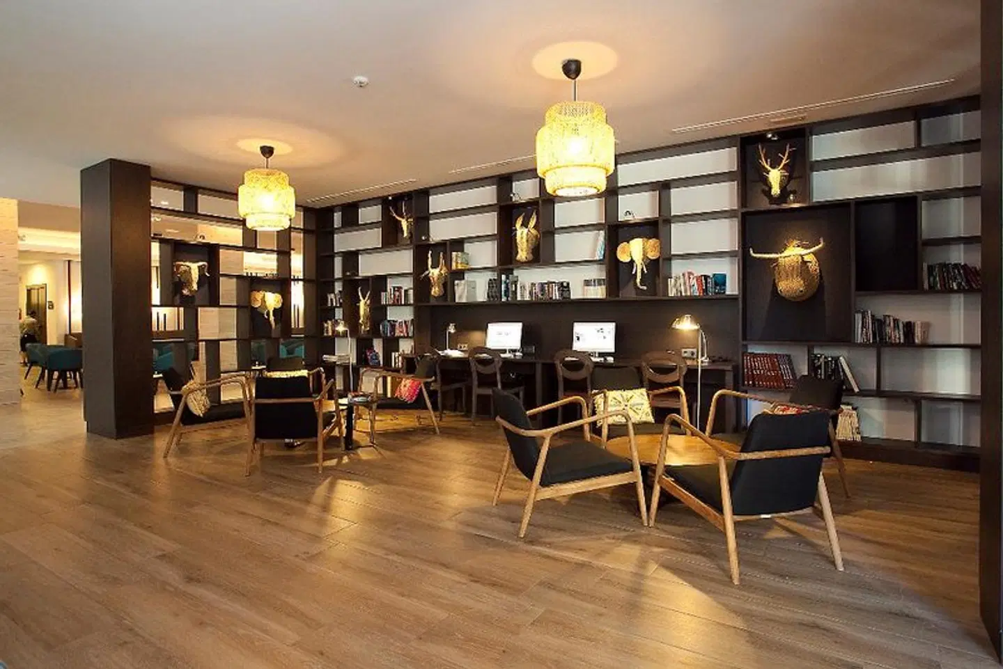 Cap Negret Bar