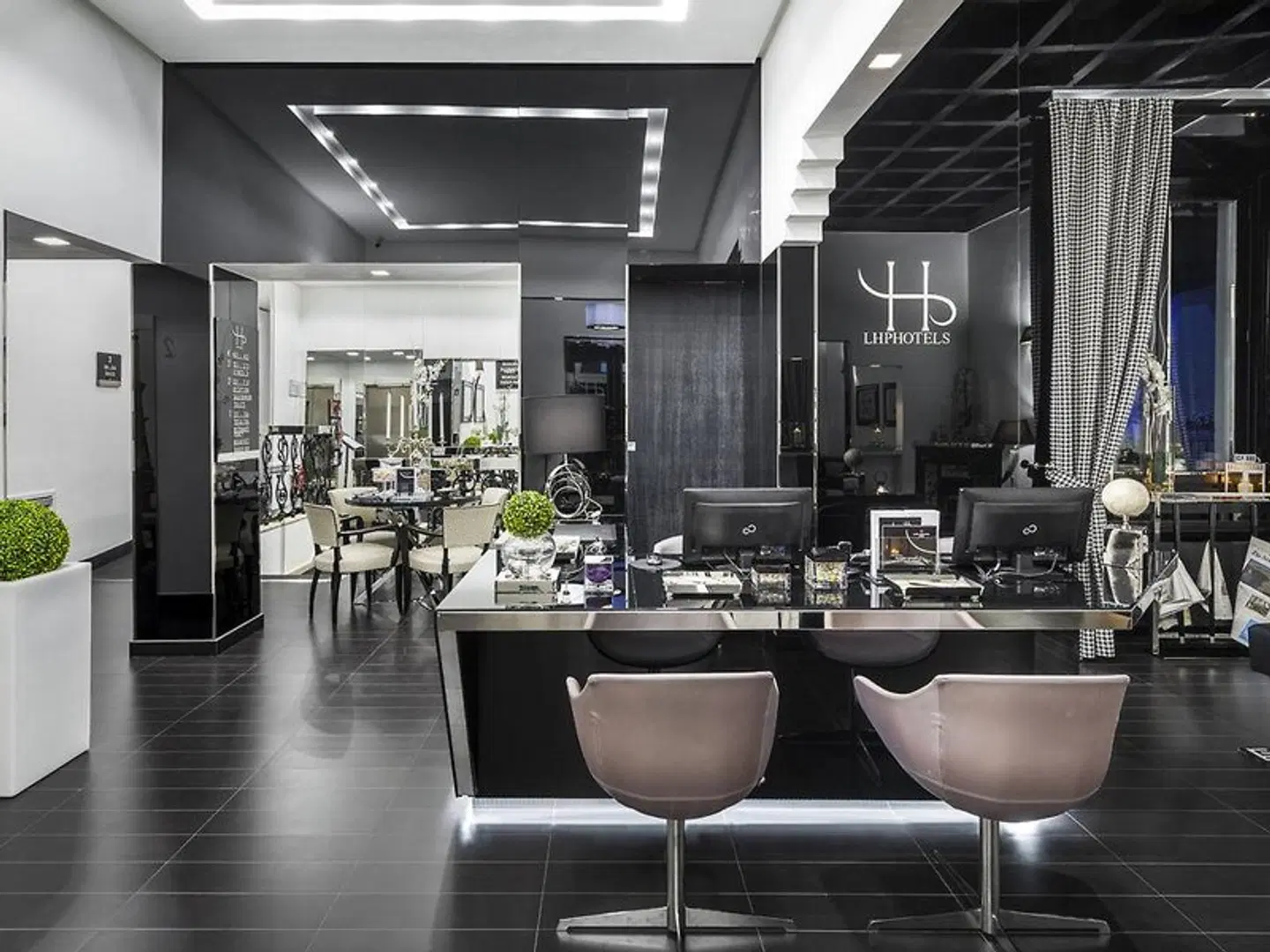 LHP Napoli Palace & SPA Bar