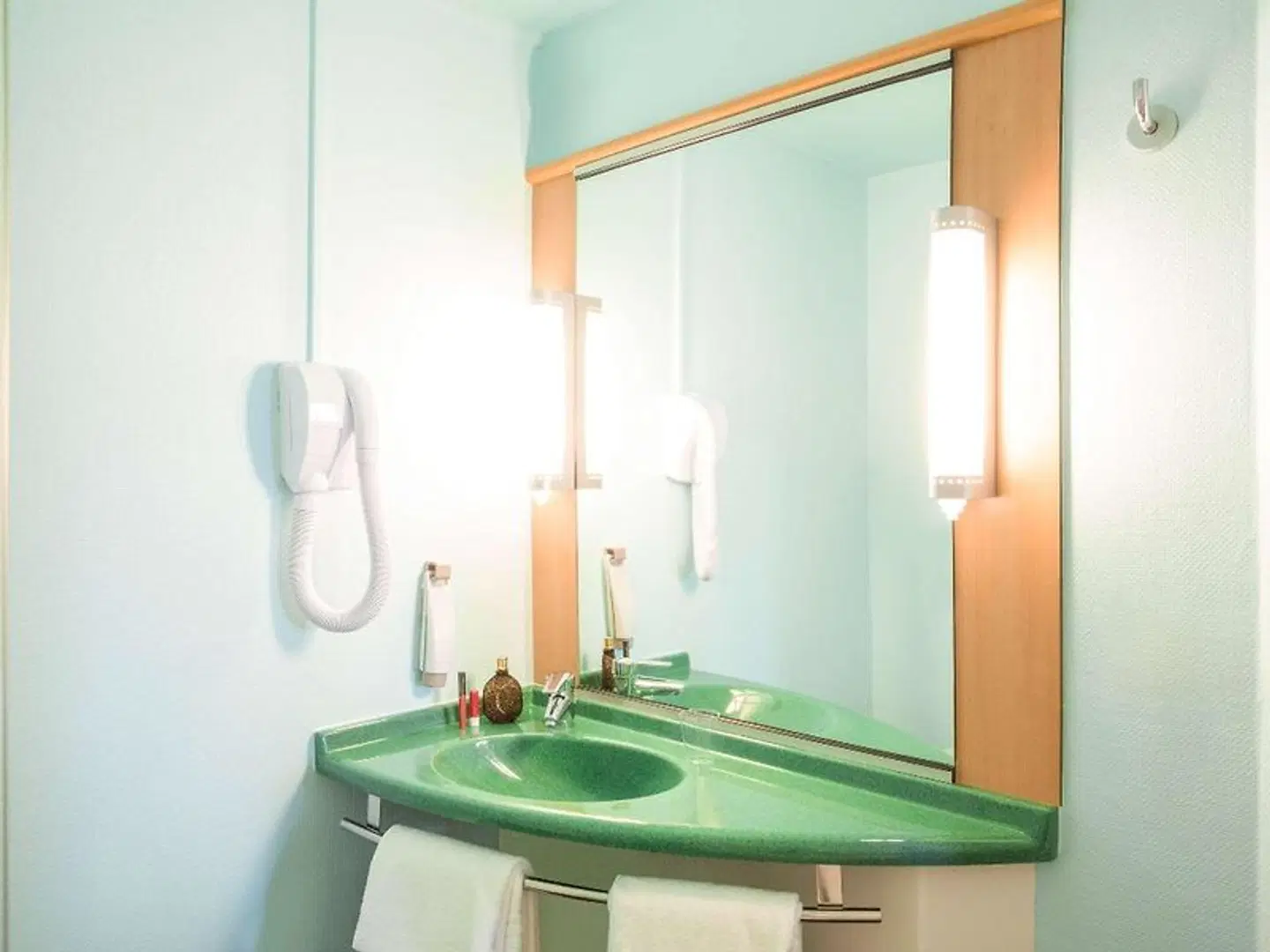 ibis Orly Chevilly Tram 7 Badezimmer