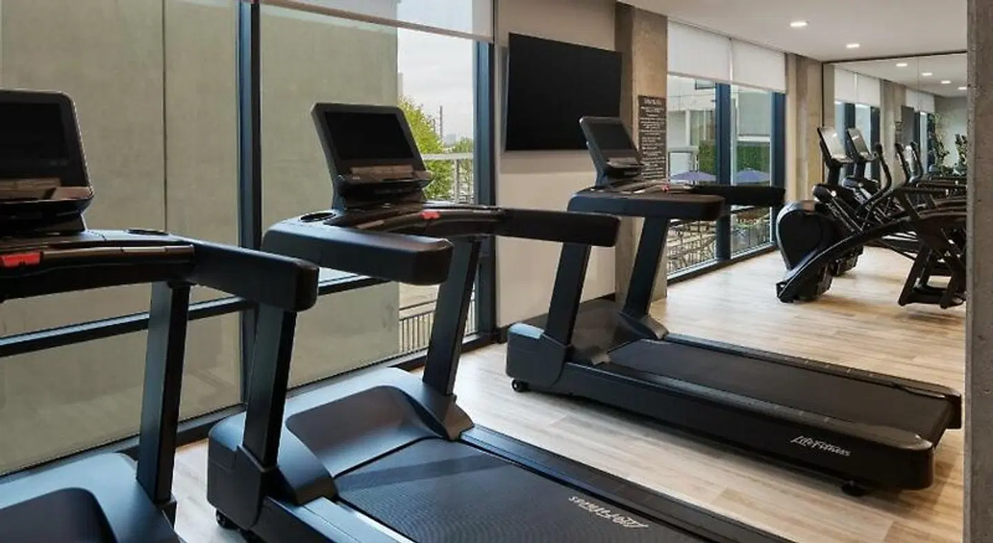 Moxy Atlanta Downtown SPORTS_AND_LEISURE