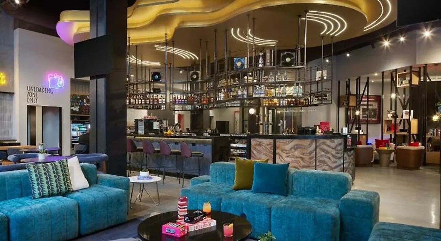 Moxy Atlanta Downtown Bar