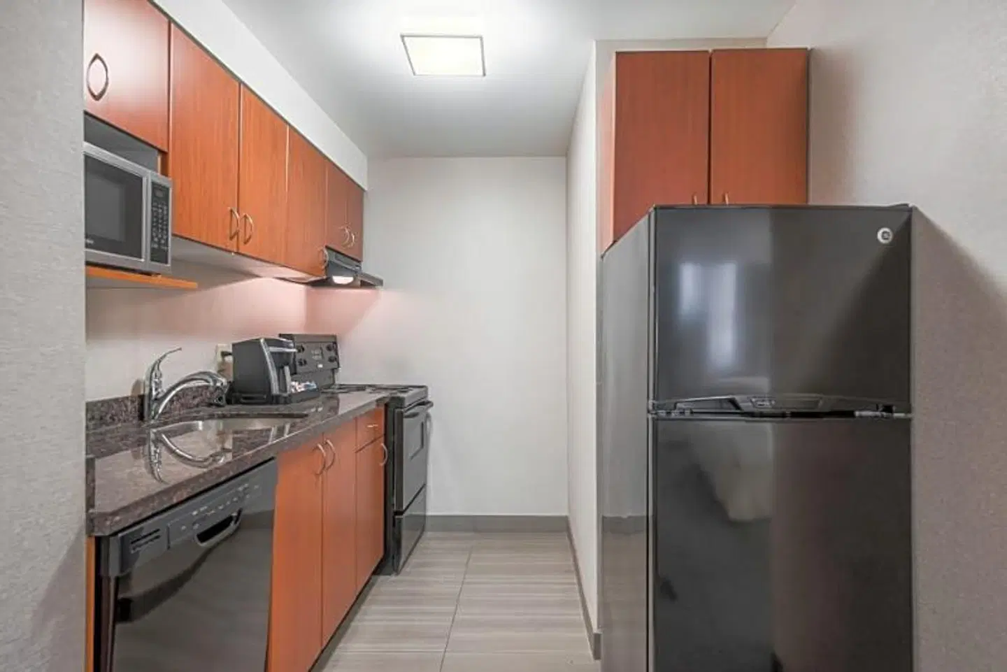 Coast Calgary Downtown Hotel & Suites by APA ROOM_EXAMPLE