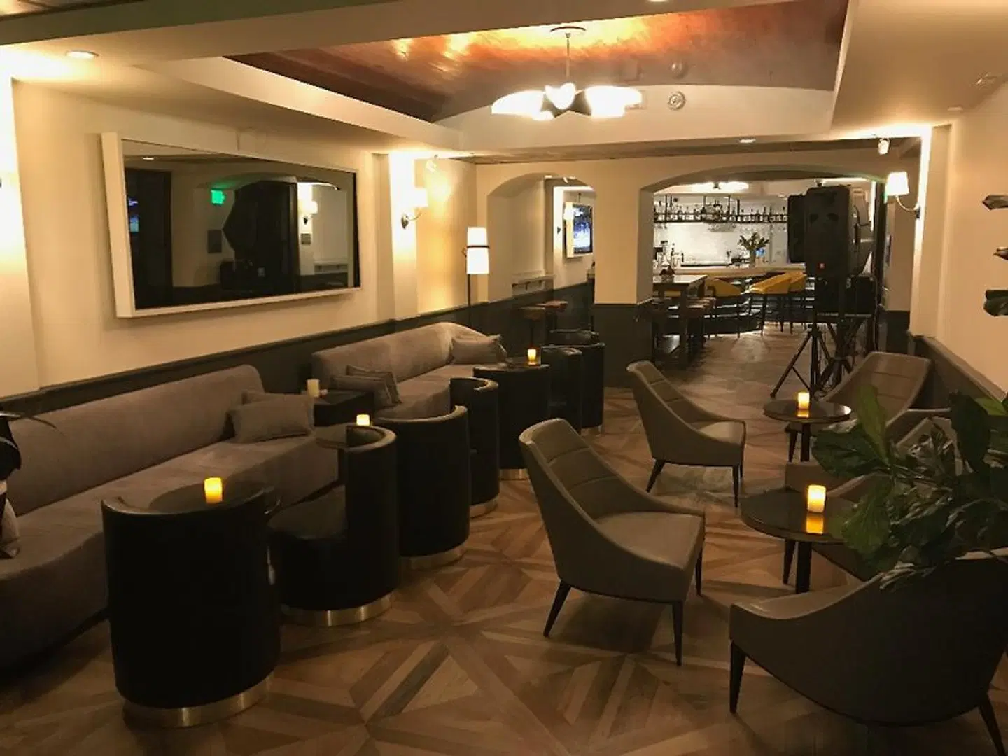 Hollywood Hotel - The Hotel of Hollywood Near Universal Studios Bar