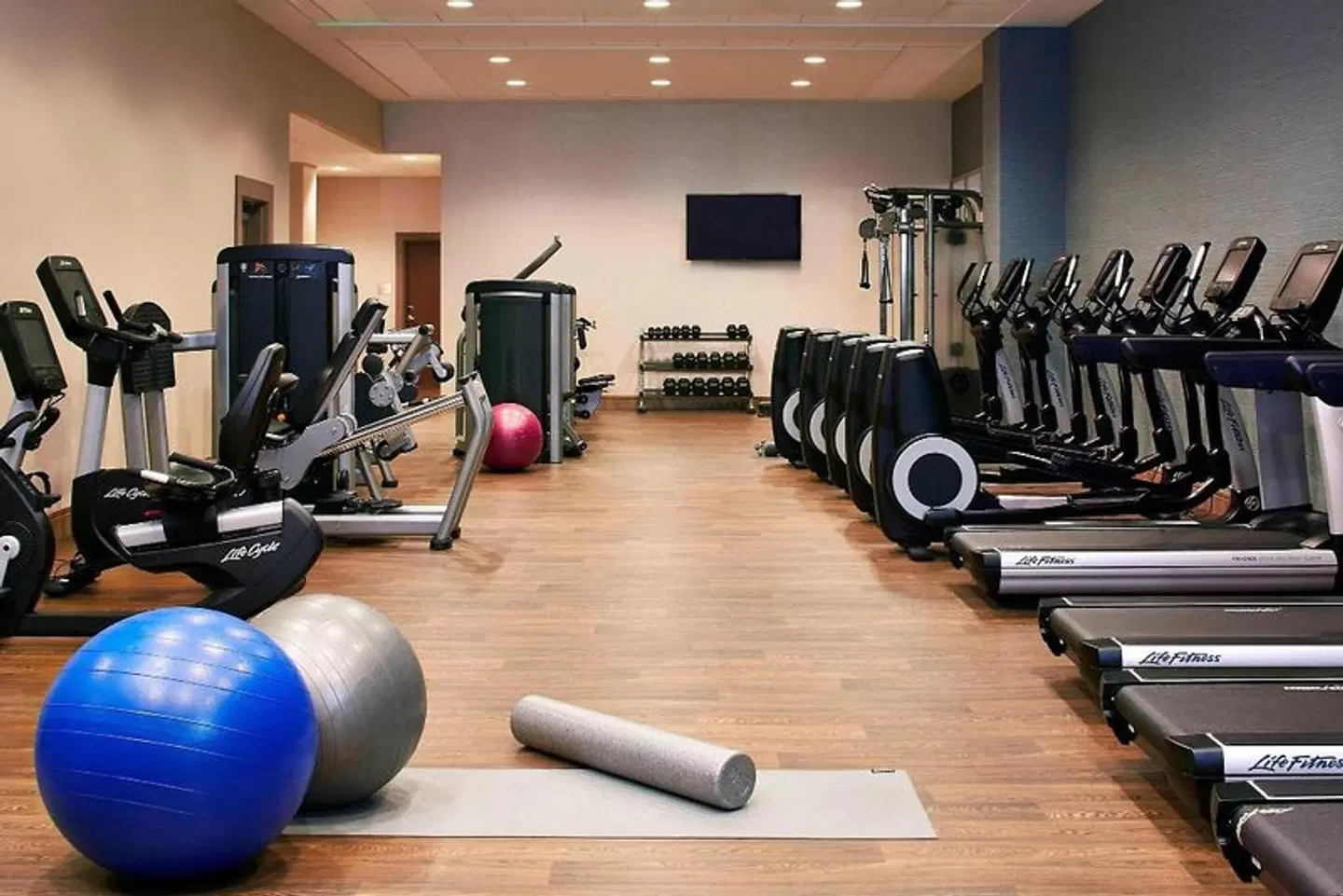 Seattle Marriott Bellevue SPORTS_AND_LEISURE