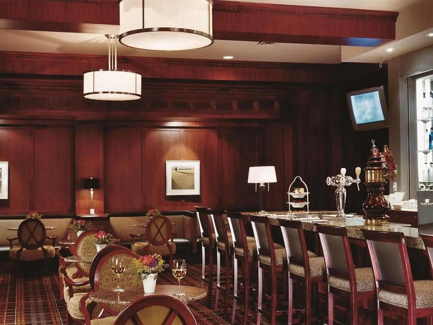 Fairmont Winnipeg Bar