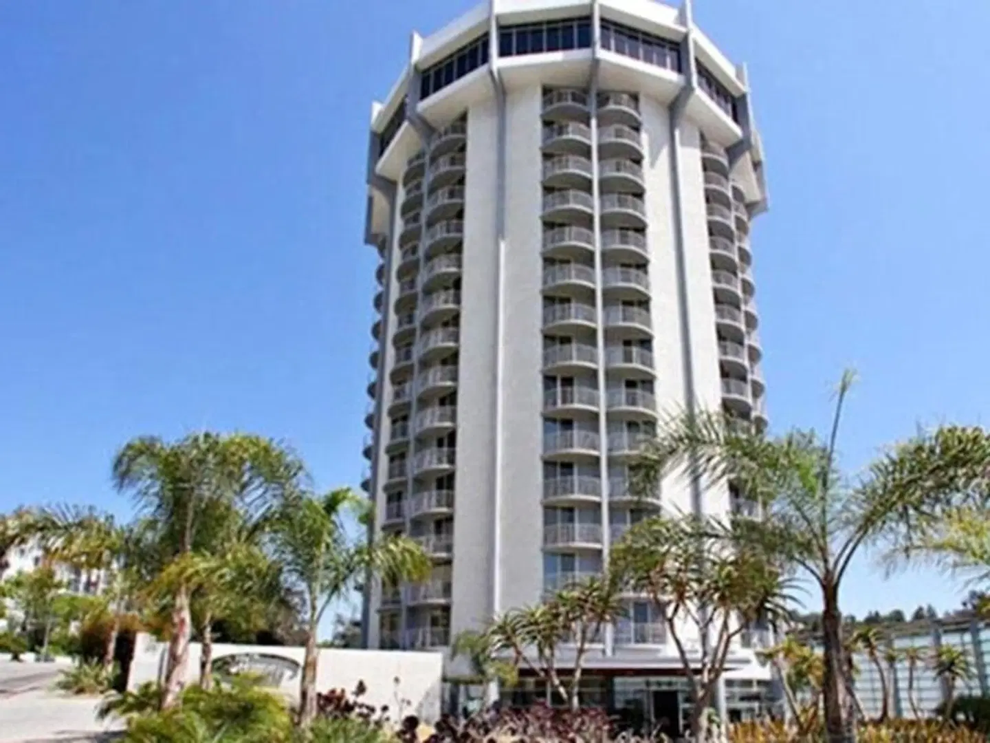 Hotel Angeleno EXTERIOR
