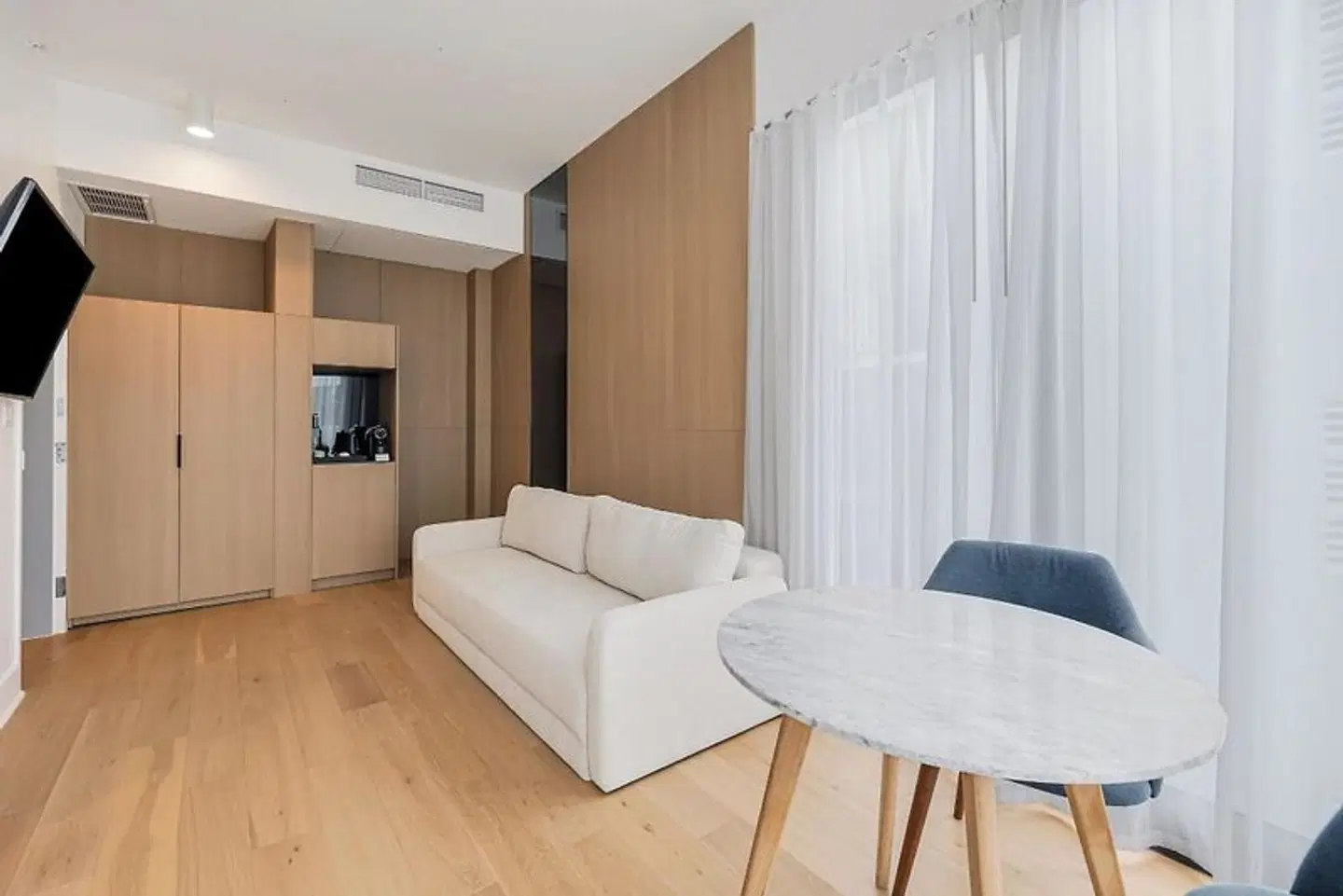 The March Hotel ROOM_EXAMPLE