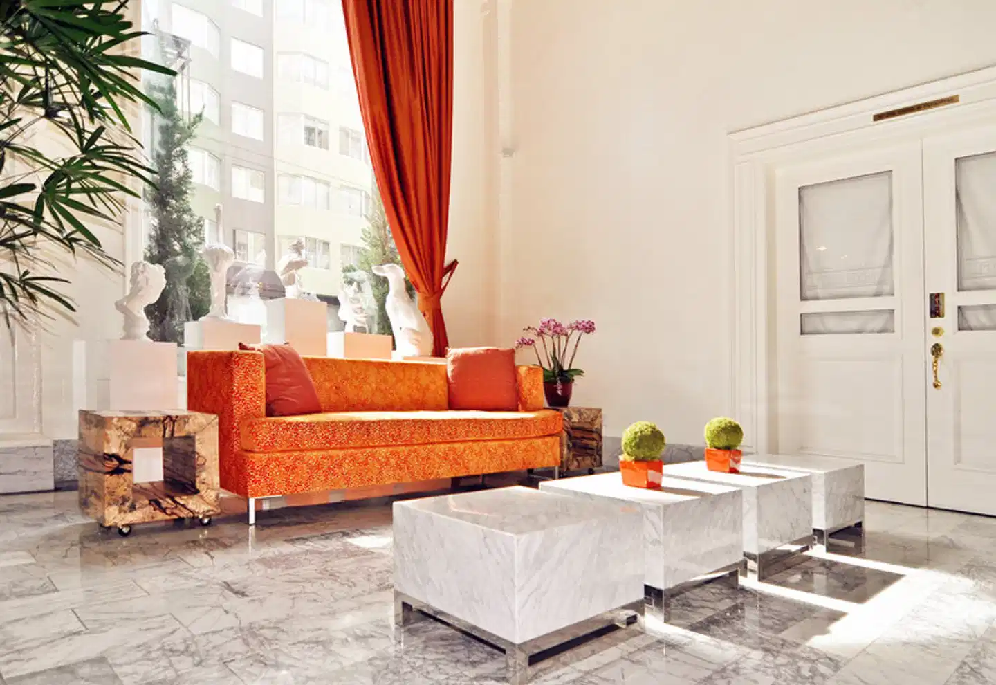 Hotel Julian Lobby
