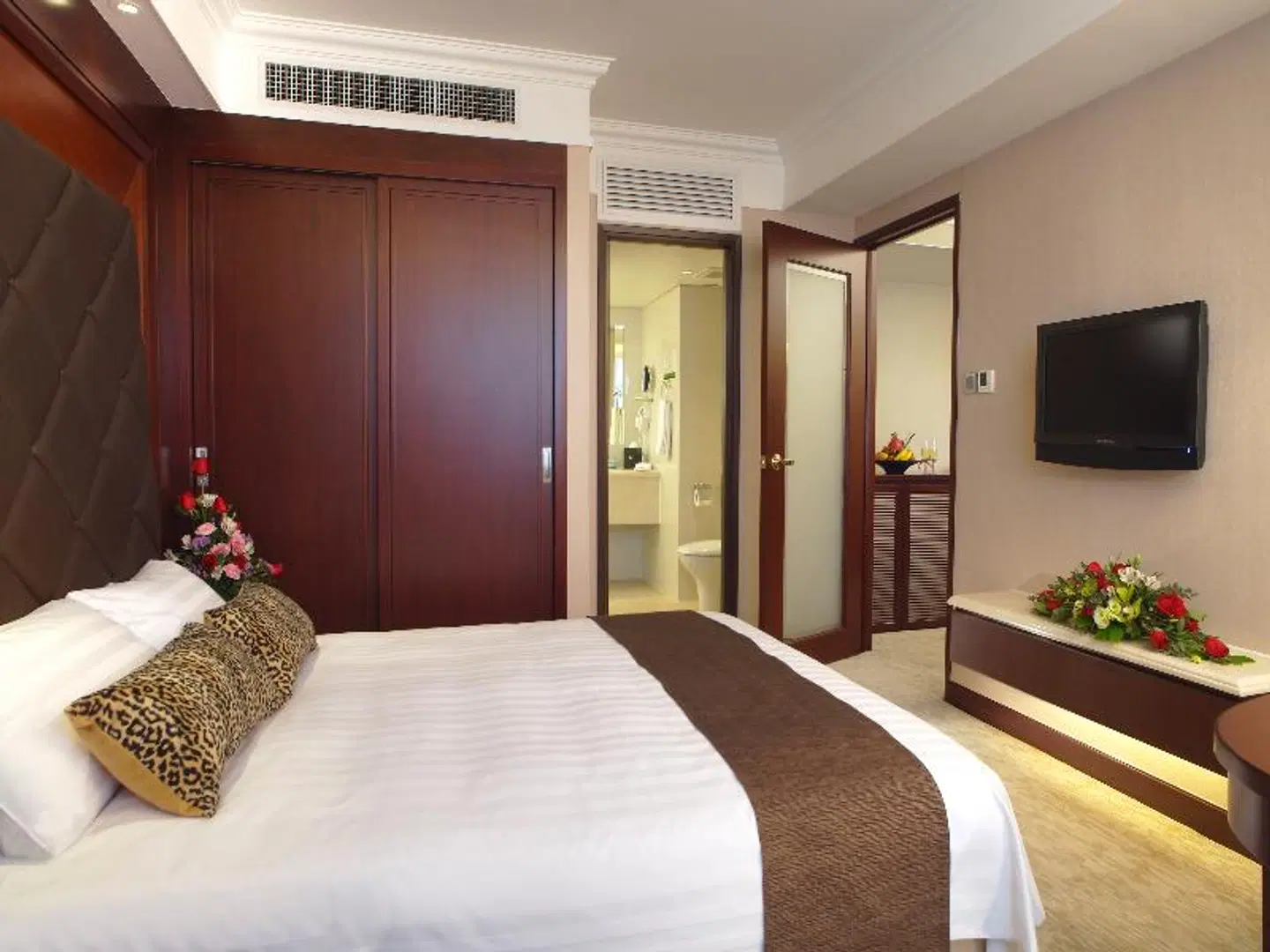 Metropark Hotel Kowloon ROOM_EXAMPLE