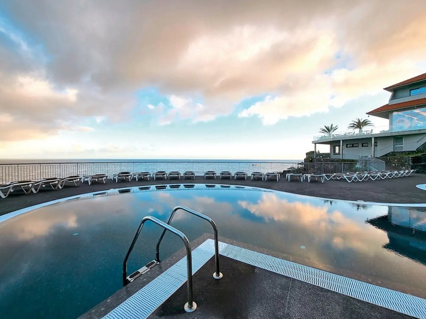 Royal Orchid OUTDOOR_POOL