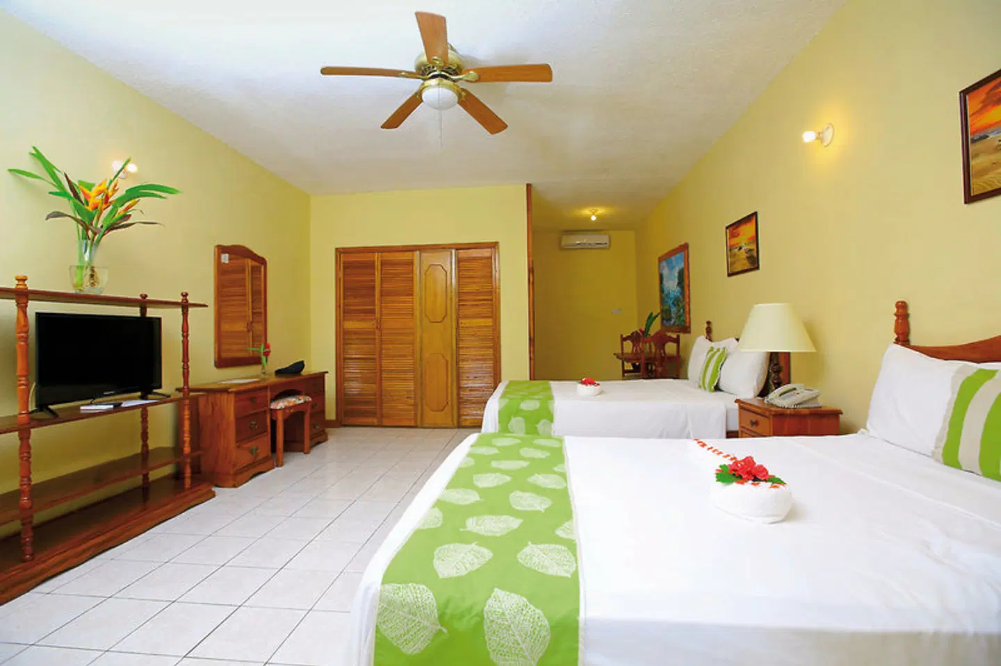 Merril's Beach Resort ROOM_EXAMPLE