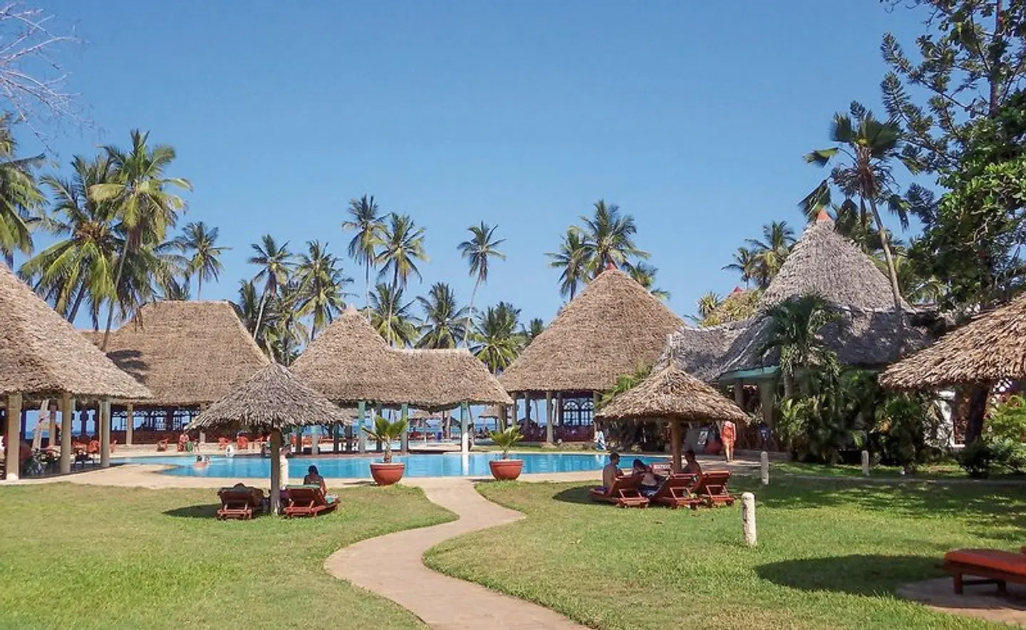 Neptune Paradise Beach Resort & Spa Garten