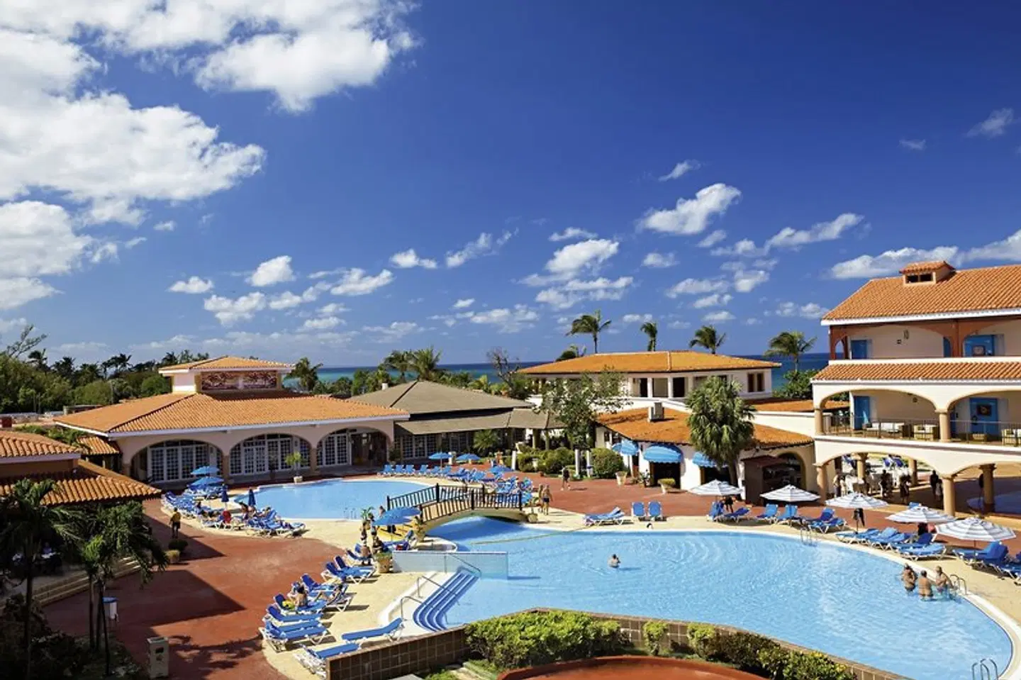 Cuatro Palmas OUTDOOR_POOL