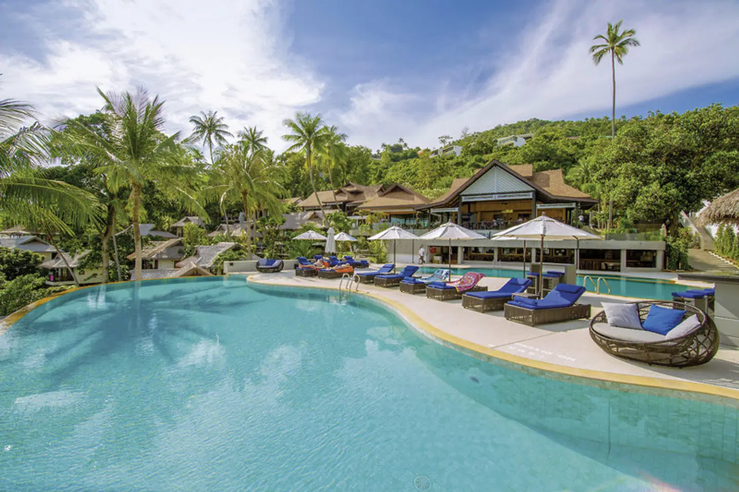 Coral Cliff Beach Resort OUTDOOR_POOL