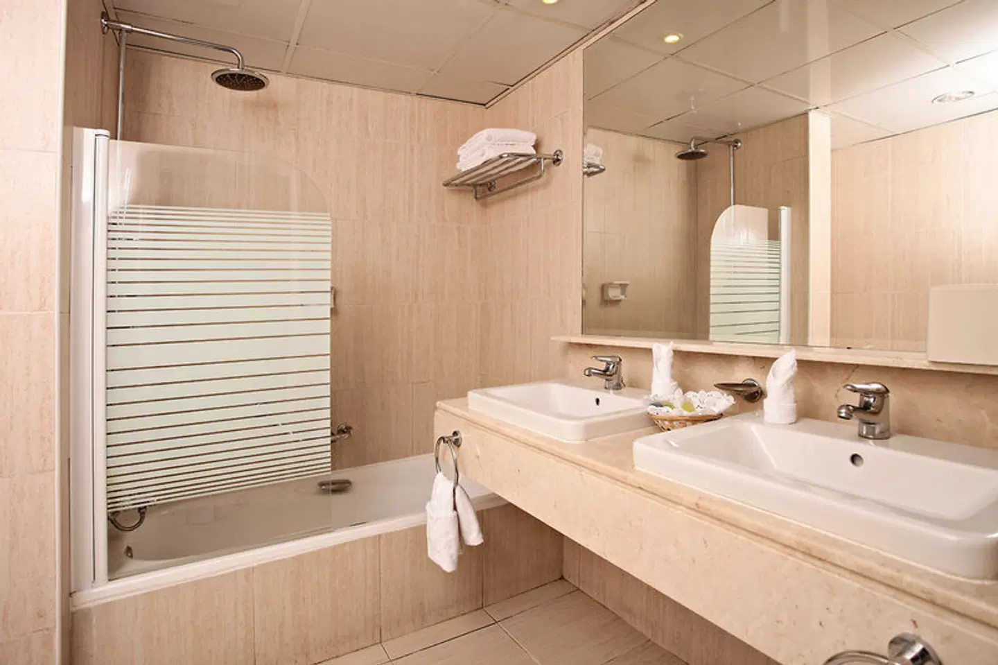 Bahia Principe Explore La Romana Badezimmer