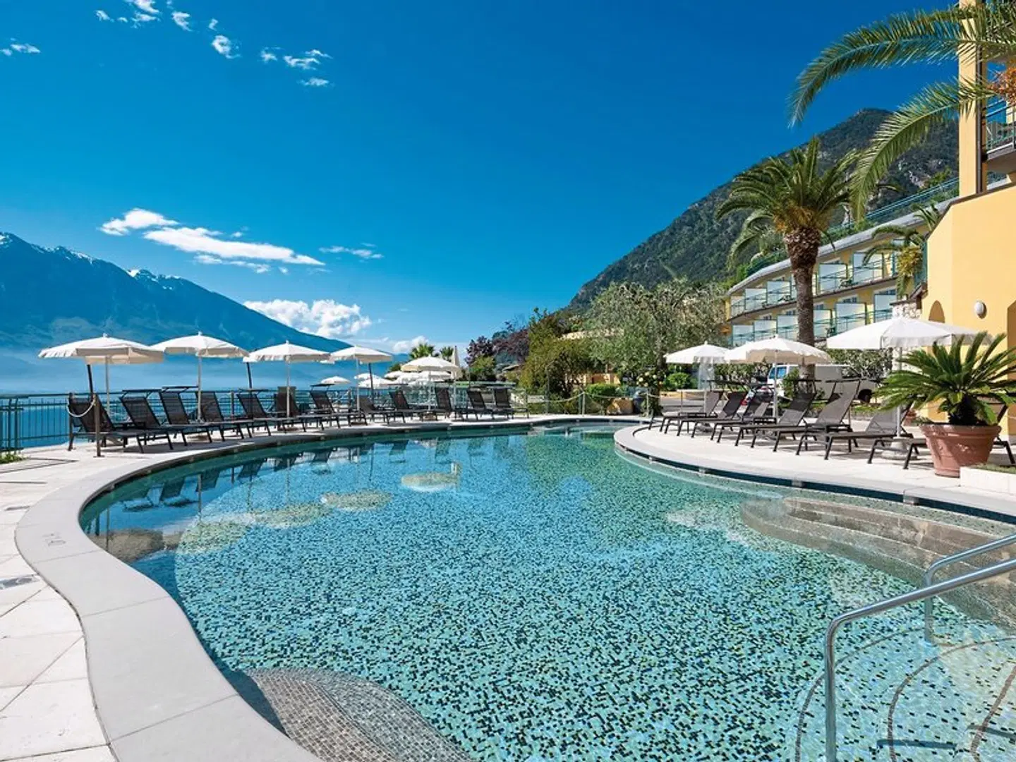 Cristina OUTDOOR_POOL