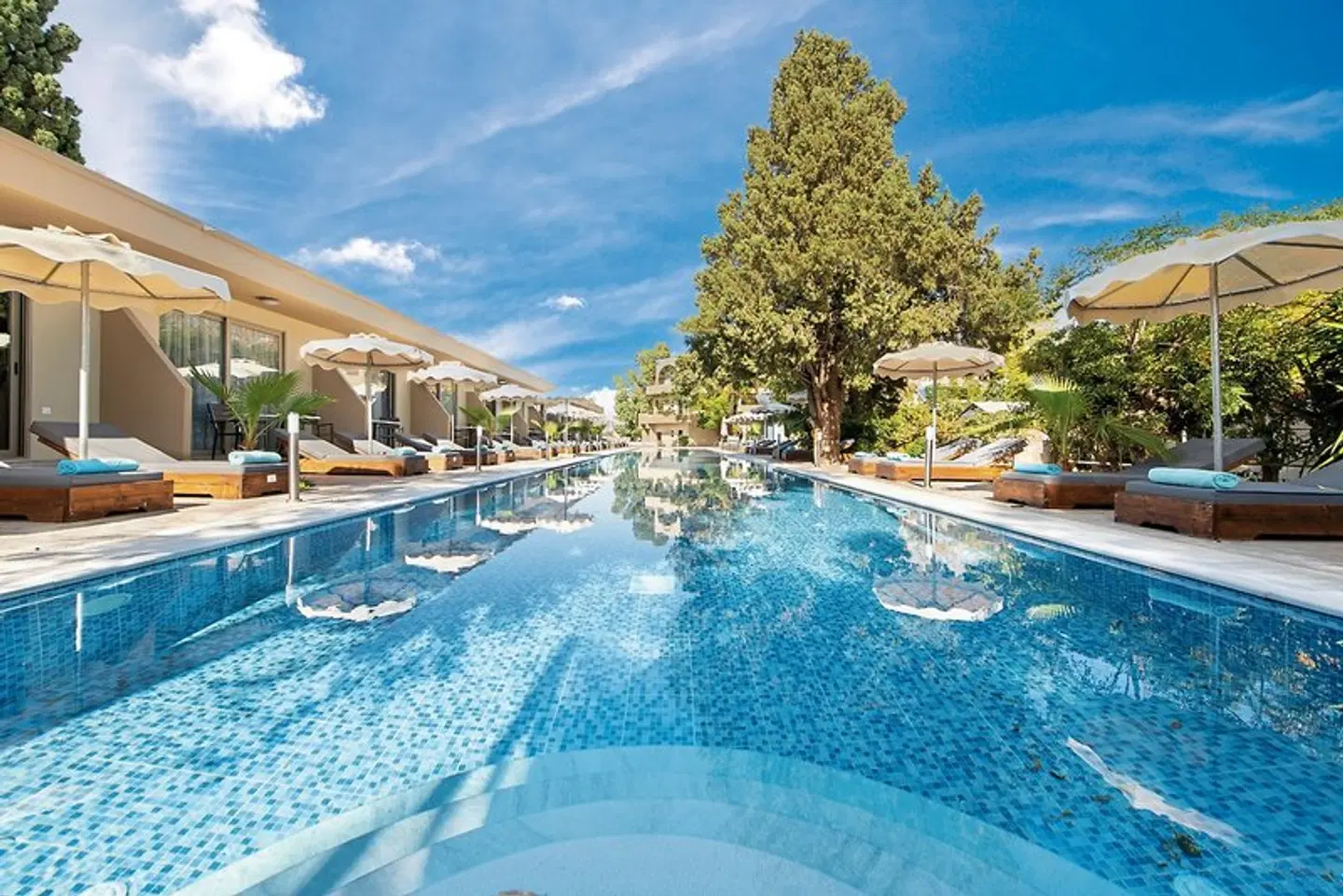 Marathon Hotel OUTDOOR_POOL