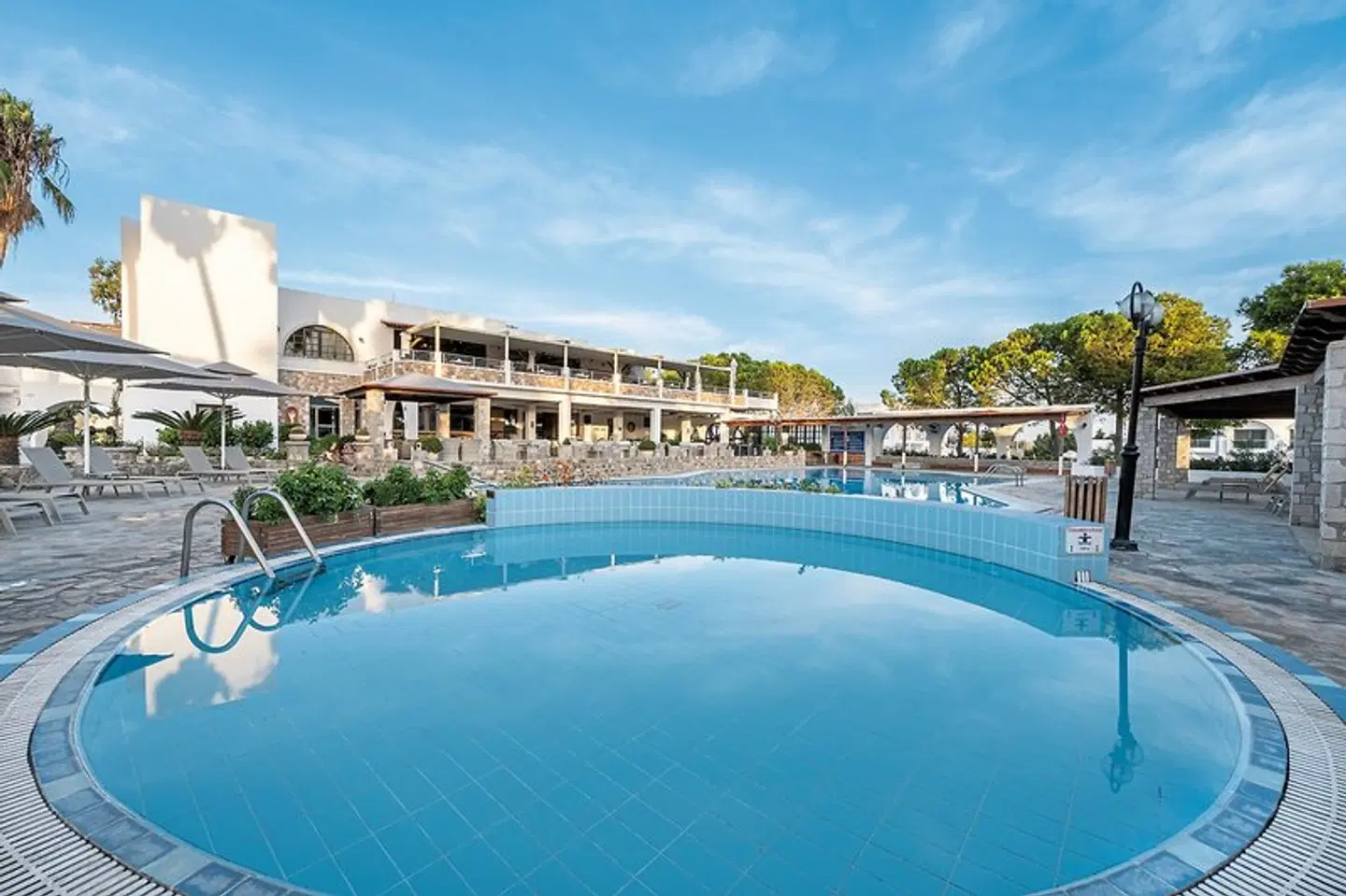 Palladium OUTDOOR_POOL