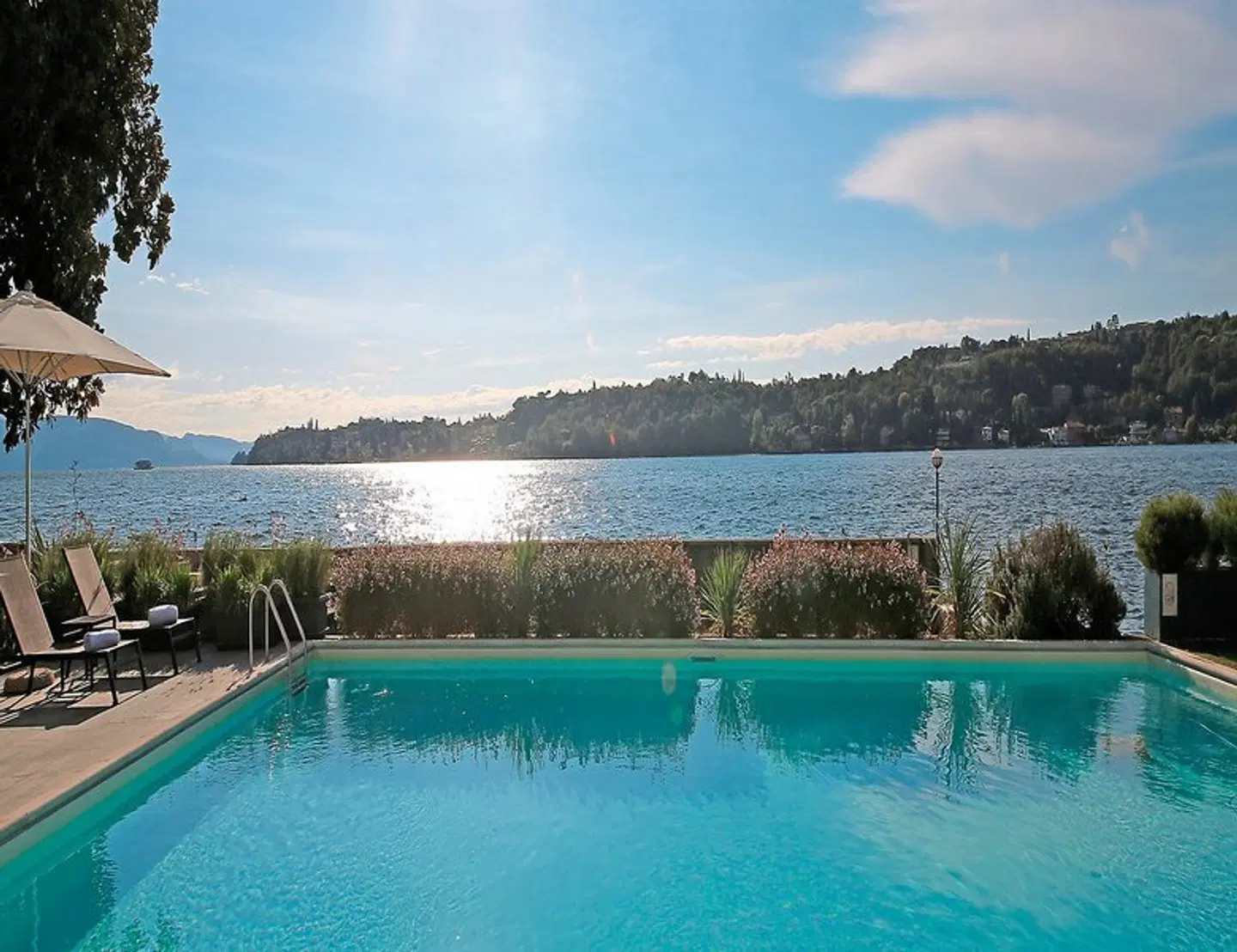 Salò du Parc OUTDOOR_POOL