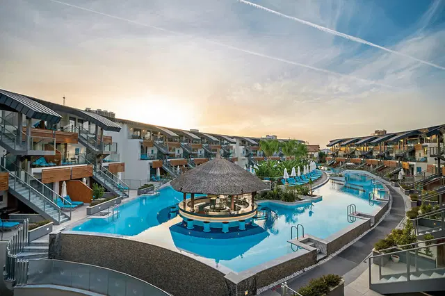 Liberty Fabay OUTDOOR_POOL