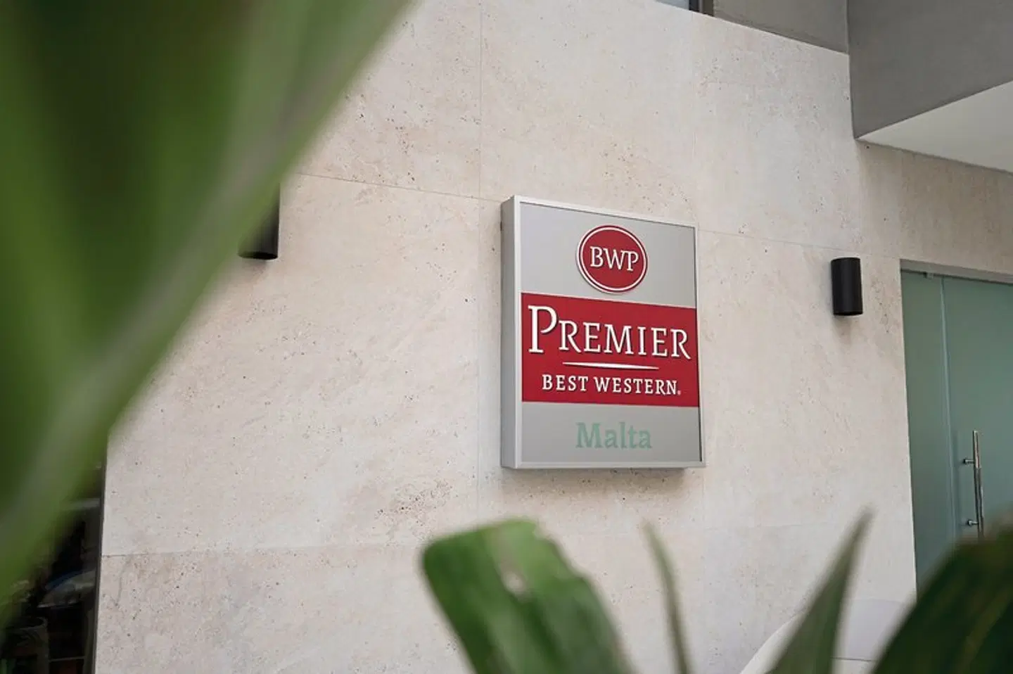 Best Western Premier EXTERIOR