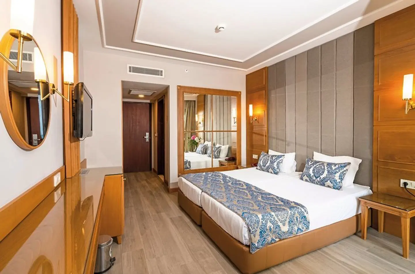 Royal Atlantis Beach ROOM_EXAMPLE